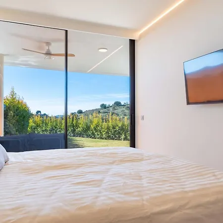 アパート Valley Dream - Garden With Private Infinity Pool And Large Terrace, Higueron, フエンヒロラ